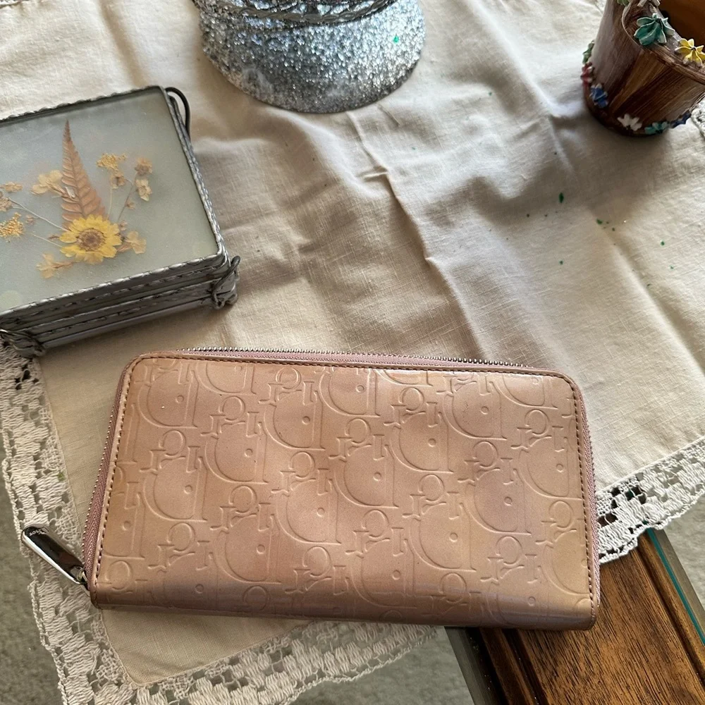 AUTHENTIC VINTAGE DIOR ZIPPY WALLET